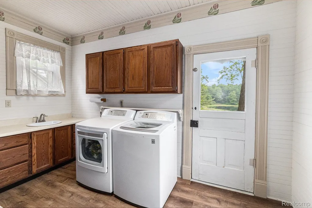 3801 Hollow Corners Road Dryden Township MI 48428