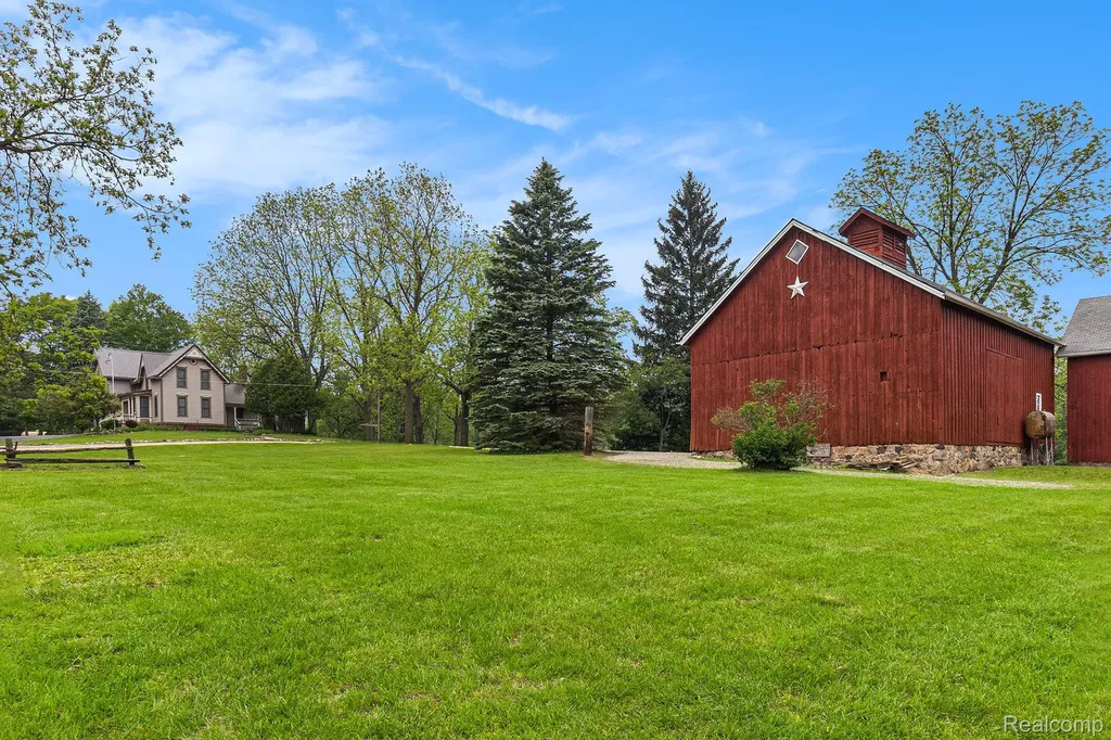3801 Hollow Corners Road Dryden Township MI 48428