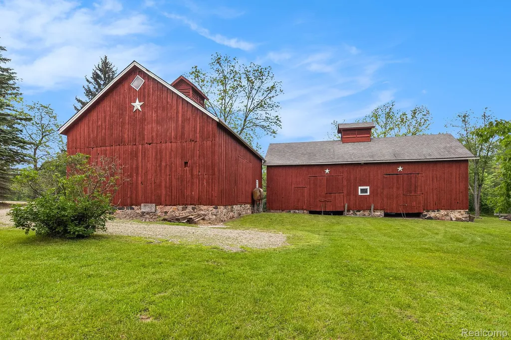 3801 Hollow Corners Road Dryden Township MI 48428
