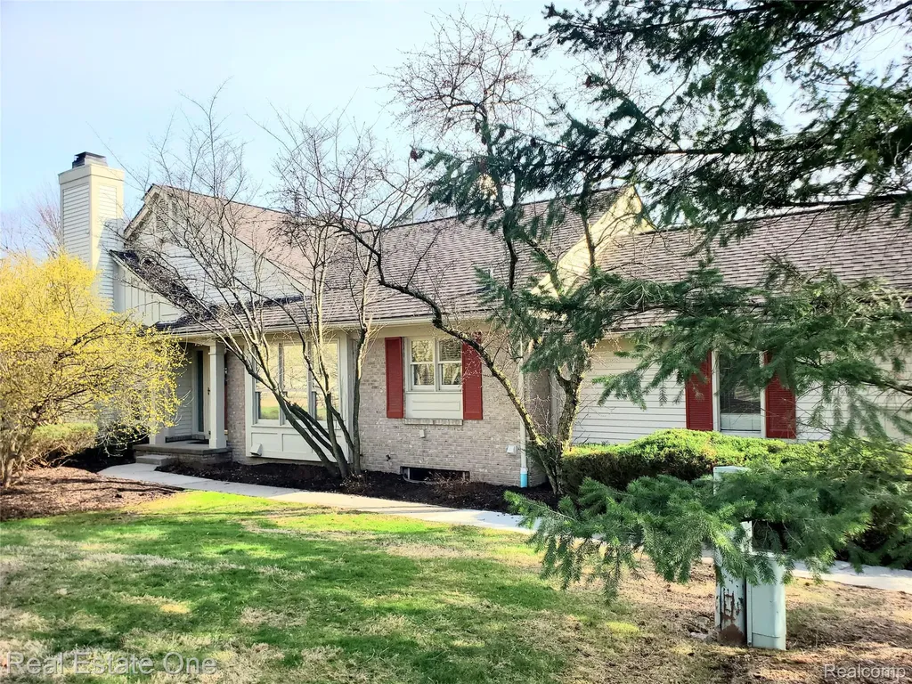 7383 Simsbury Drive West Bloomfield Charter Township MI 48322