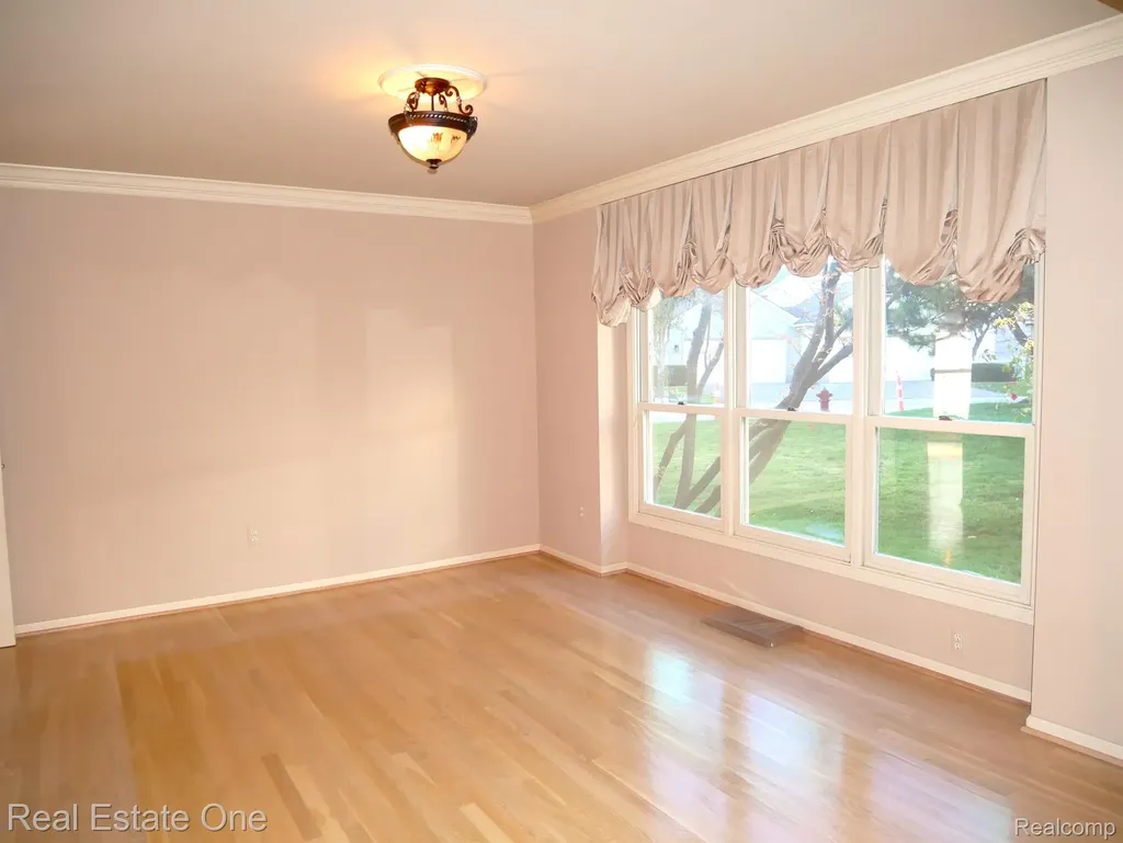 7383 Simsbury Drive West Bloomfield Charter Township MI 48322