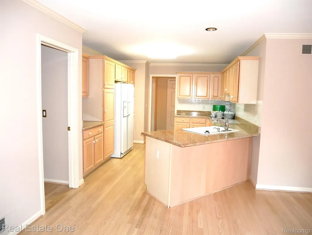 7383 Simsbury Drive West Bloomfield Charter Township MI 48322