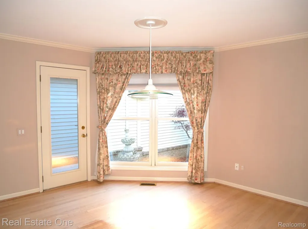 7383 Simsbury Drive West Bloomfield Charter Township MI 48322