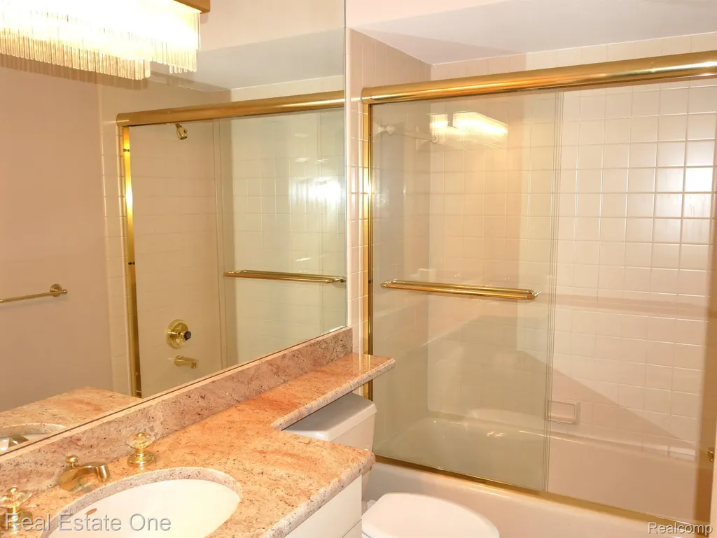 7383 Simsbury Drive West Bloomfield Charter Township MI 48322