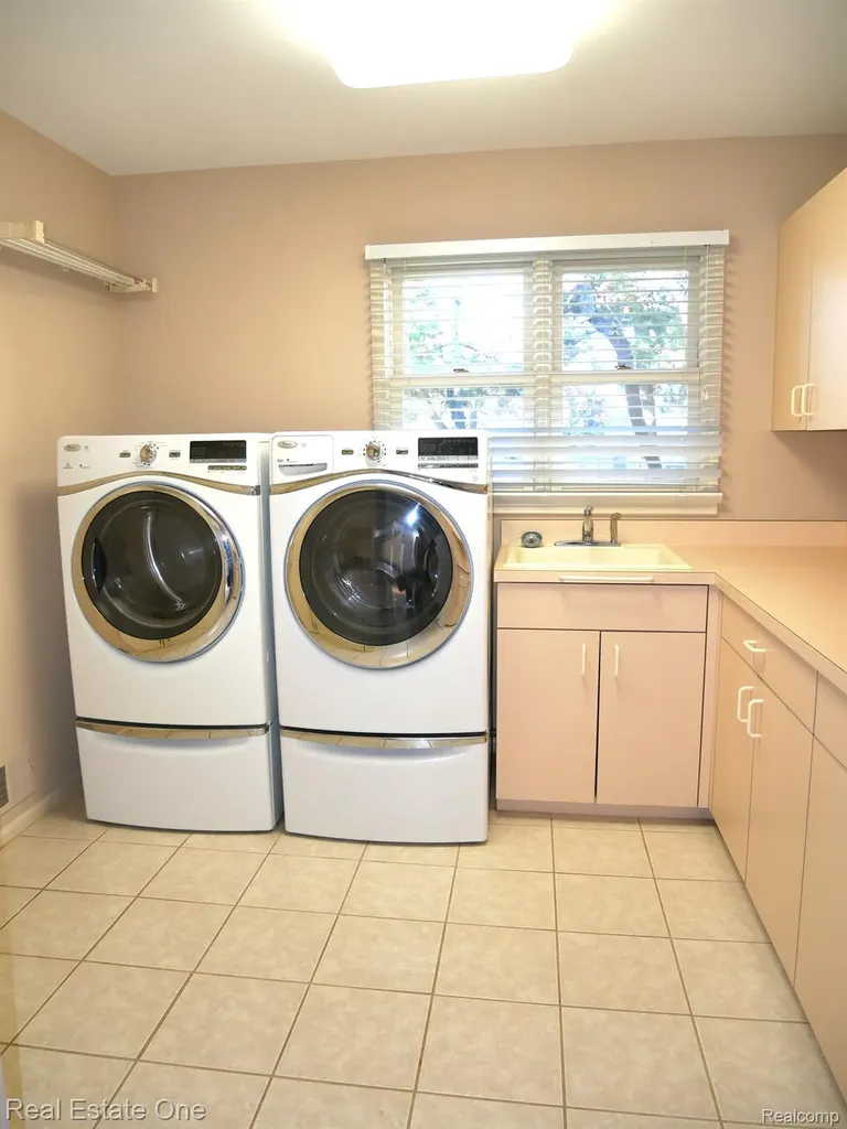 7383 Simsbury Drive West Bloomfield Charter Township MI 48322