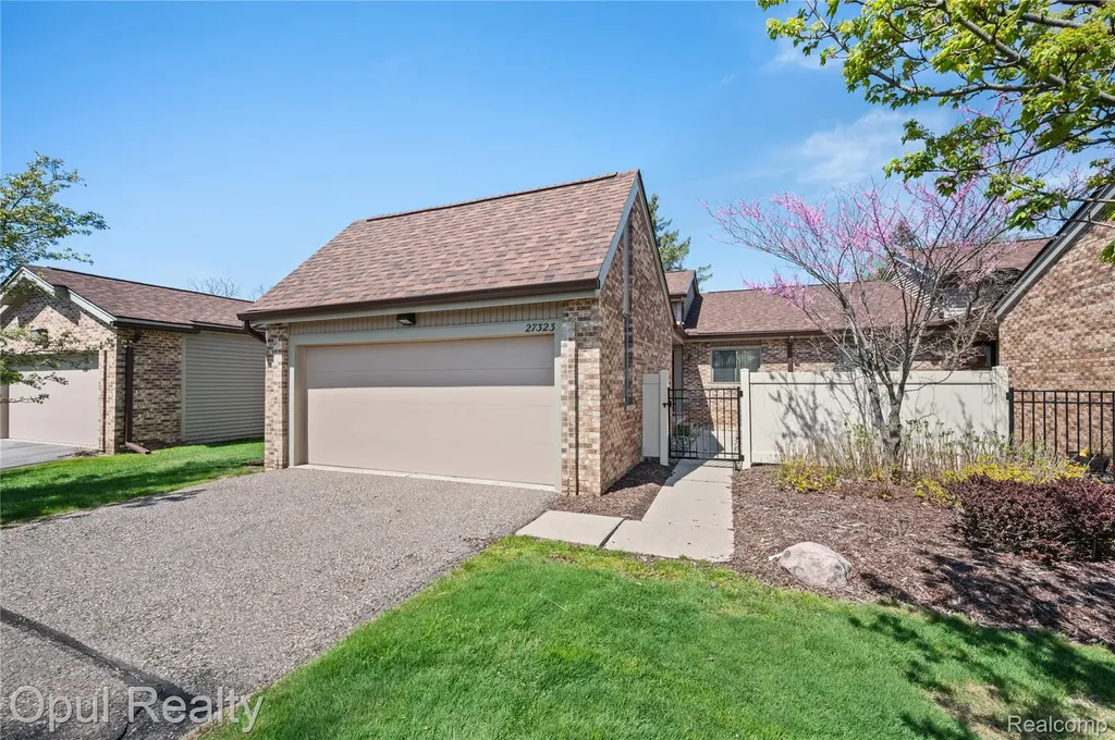 27323 Apple Blossom Lane Southfield City MI 48034