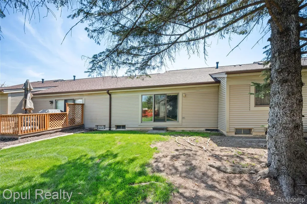 27323 Apple Blossom Lane Southfield City MI 48034