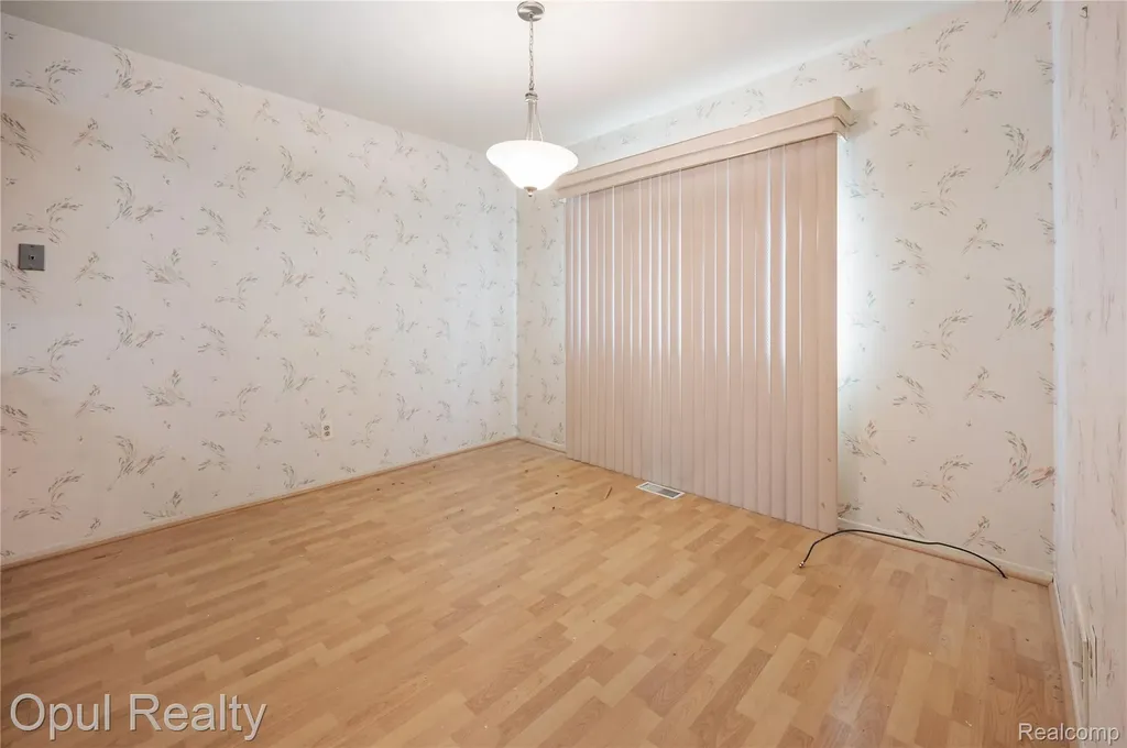 27323 Apple Blossom Lane Southfield City MI 48034