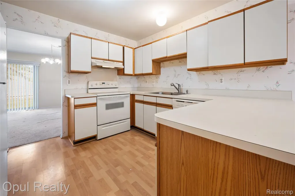 27323 Apple Blossom Lane Southfield City MI 48034