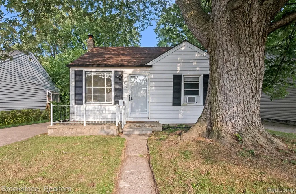 5689 Cornell Street Dearborn Heights City MI 48125