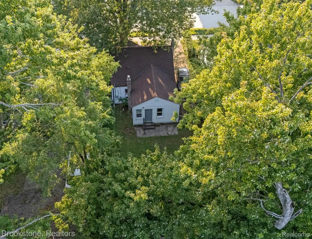 5689 Cornell Street Dearborn Heights City MI 48125