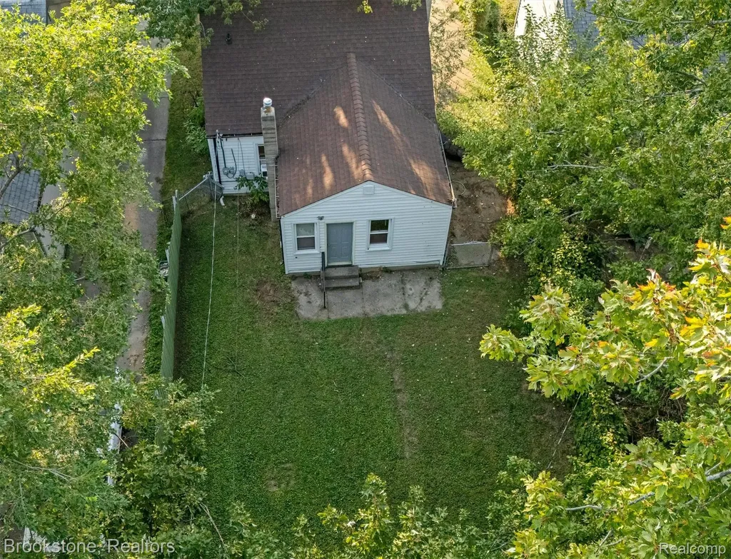 5689 Cornell Street Dearborn Heights City MI 48125