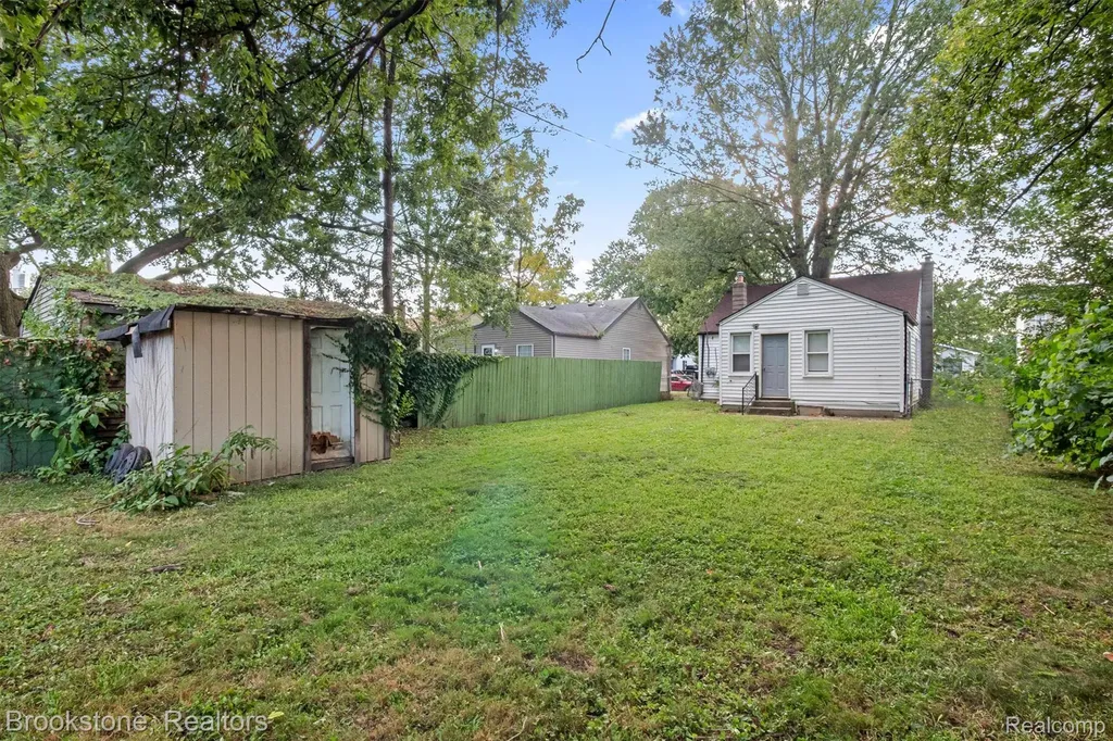 5689 Cornell Street Dearborn Heights City MI 48125