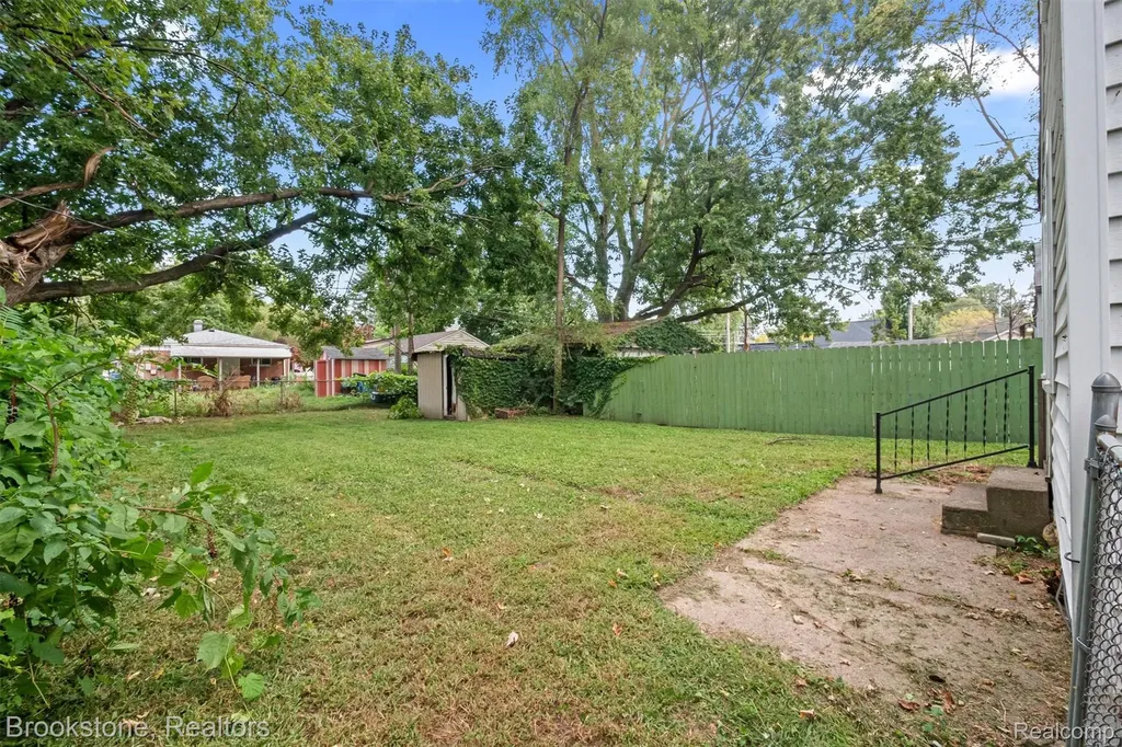 5689 Cornell Street Dearborn Heights City MI 48125