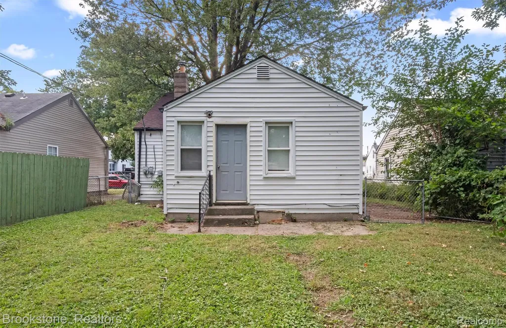 5689 Cornell Street Dearborn Heights City MI 48125