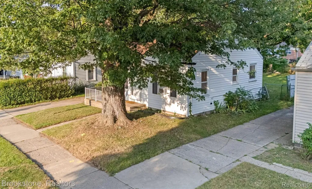 5689 Cornell Street Dearborn Heights City MI 48125