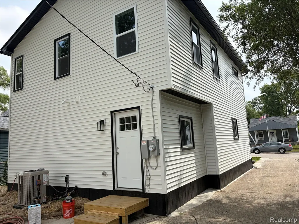 23147 Tawas Avenue Hazel Park City MI 48030