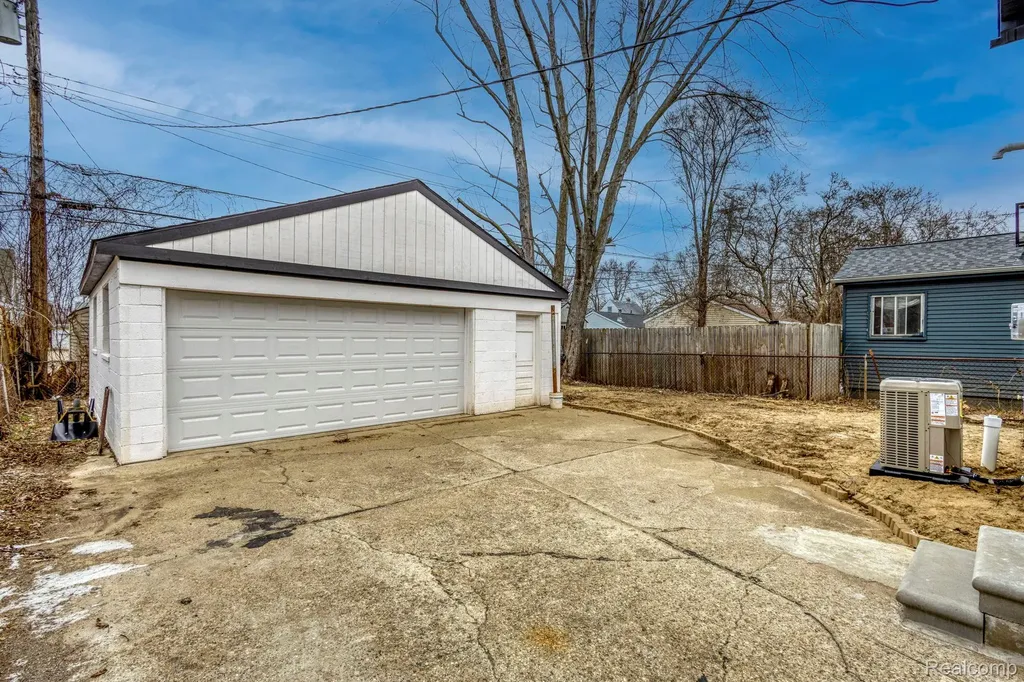 23147 Tawas Avenue Hazel Park City MI 48030