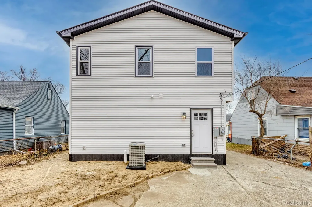 23147 Tawas Avenue Hazel Park City MI 48030