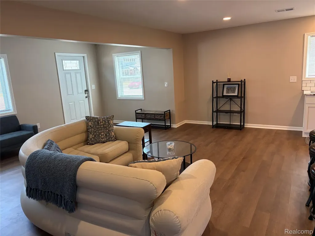 23147 Tawas Avenue Hazel Park City MI 48030