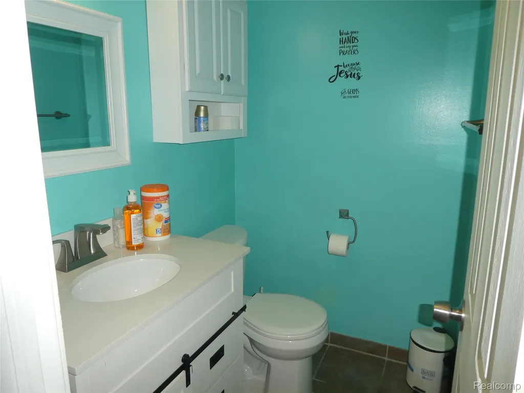 7482 Woodview Street Westland City MI 48185