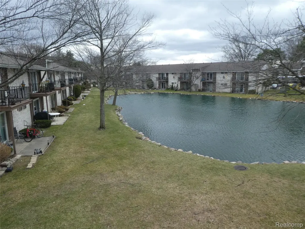 7482 Woodview Street Westland City MI 48185