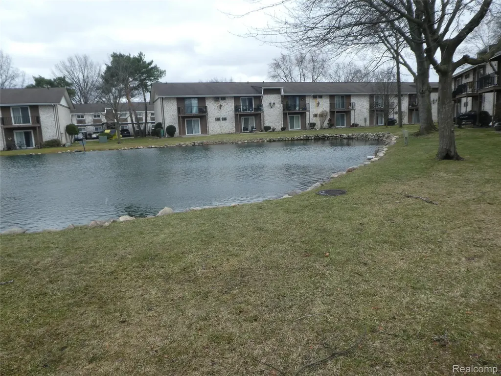 7482 Woodview Street Westland City MI 48185