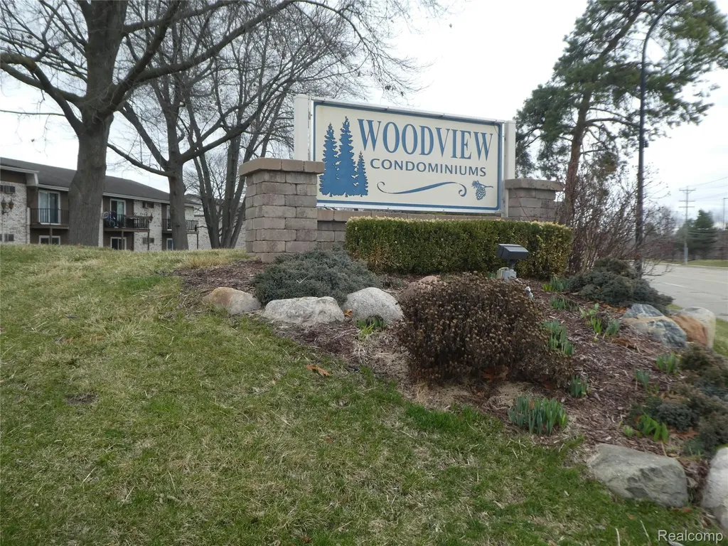 7482 Woodview Street Westland City MI 48185