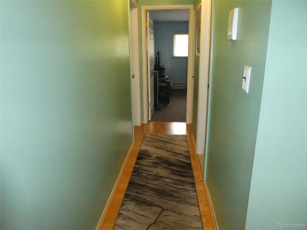 7482 Woodview Street Westland City MI 48185