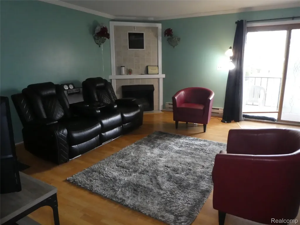 7482 Woodview Street Westland City MI 48185