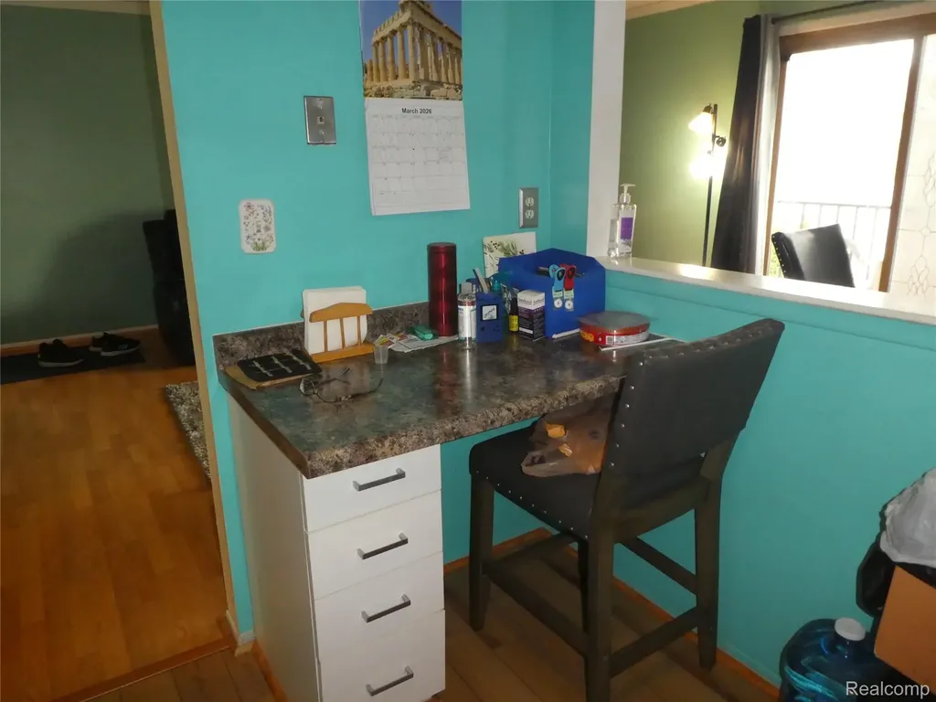 7482 Woodview Street Westland City MI 48185