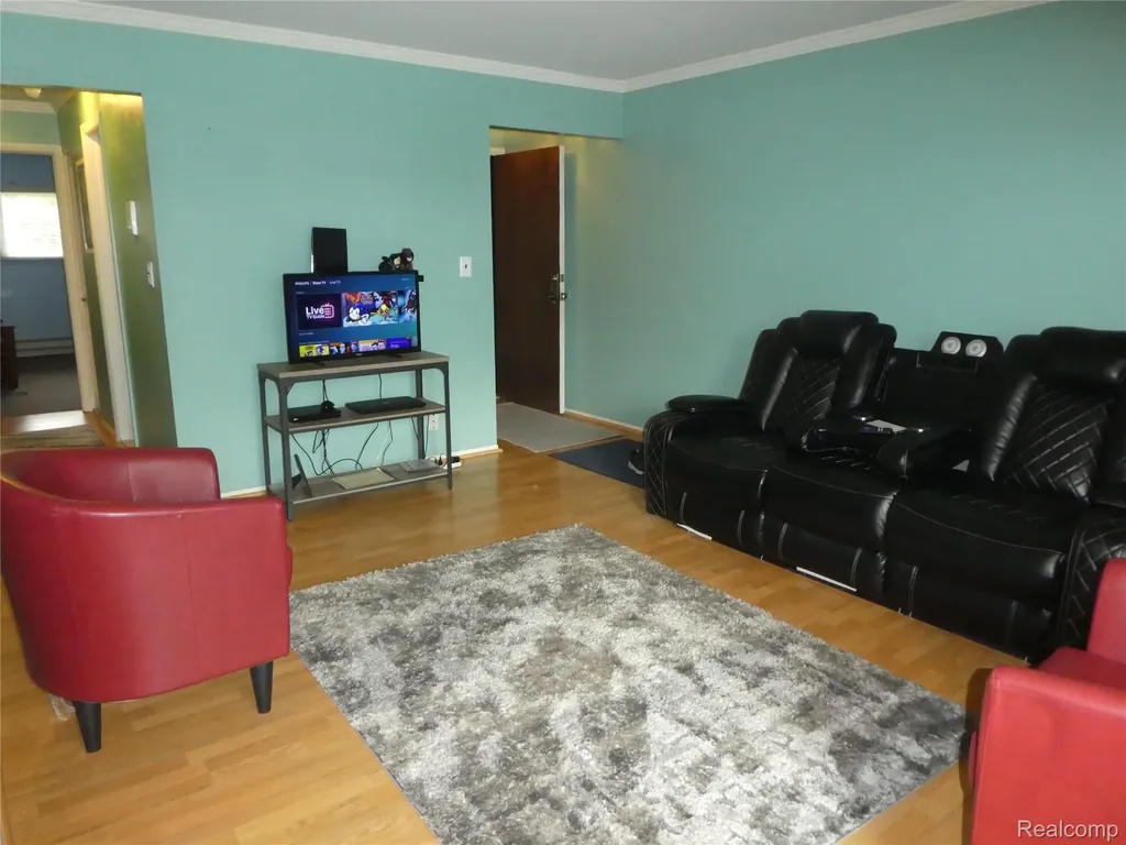 7482 Woodview Street Westland City MI 48185