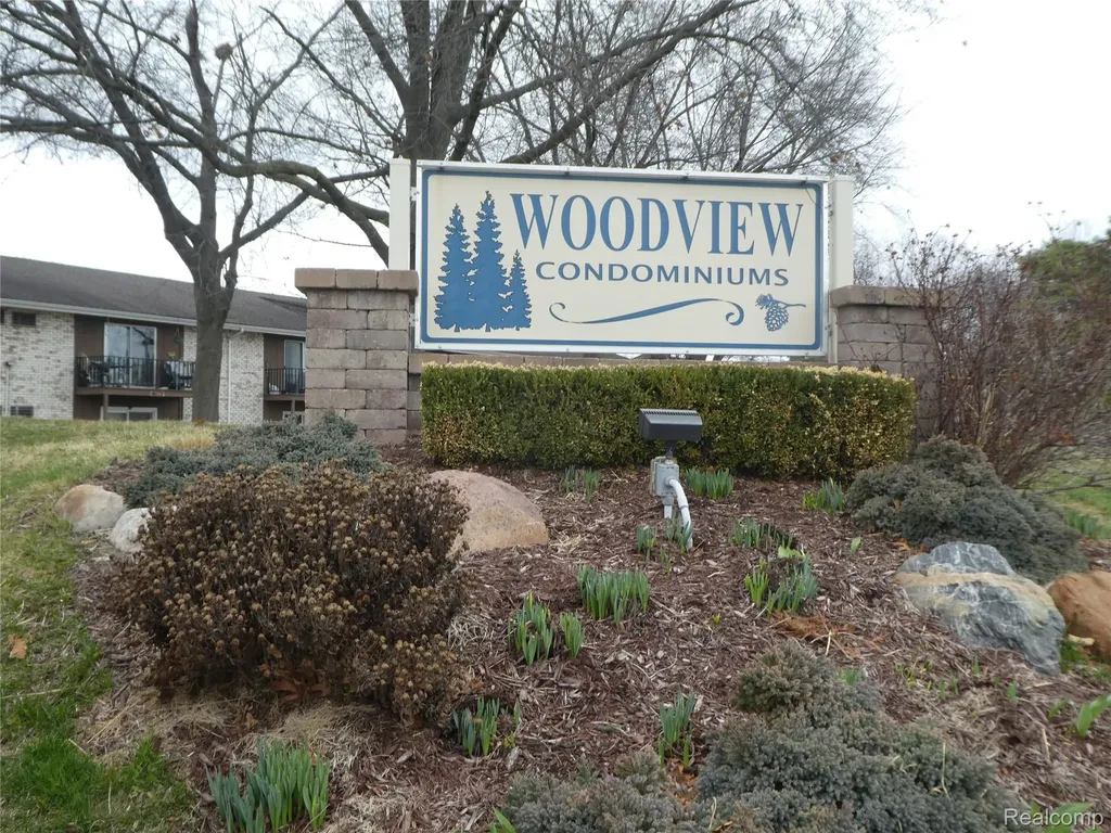 7482 Woodview Street Westland City MI 48185