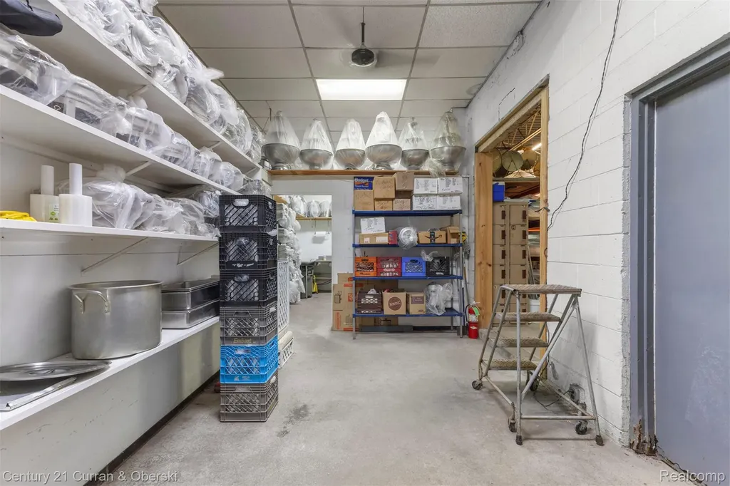 24101 W Warren Street Dearborn Heights City MI 48127