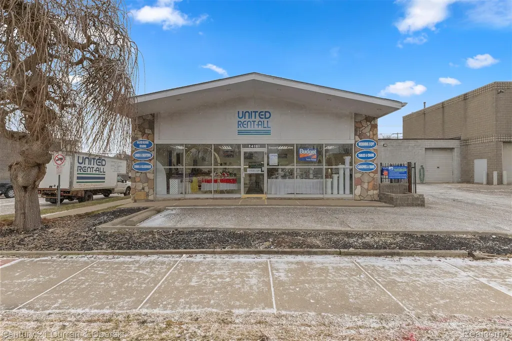 24101 W Warren Street Dearborn Heights City MI 48127