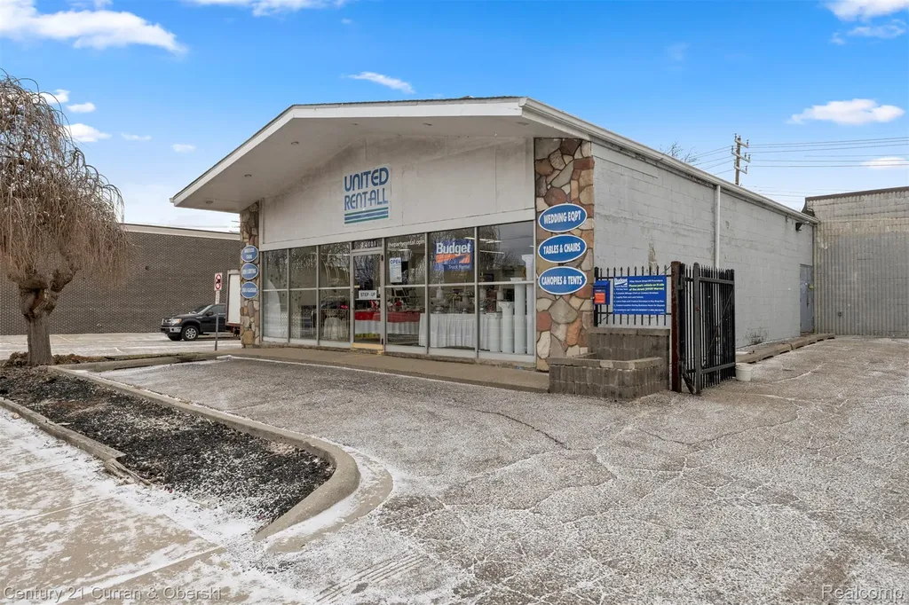 24101 W Warren Street Dearborn Heights City MI 48127