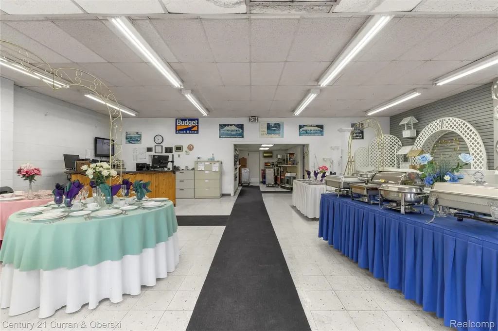 24101 W Warren Street Dearborn Heights City MI 48127