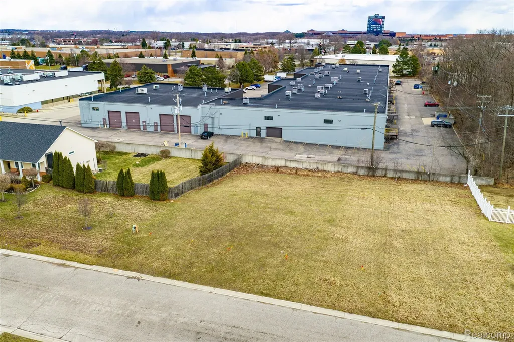 558 Boyd Street Pontiac City MI 48342