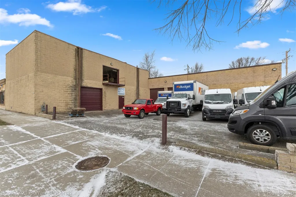 24134 W Warren Street Dearborn Heights City MI 48127