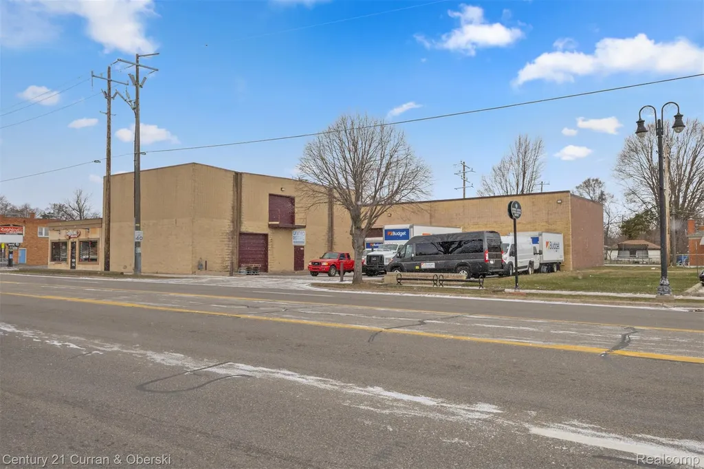 24134 W Warren Street Dearborn Heights City MI 48127