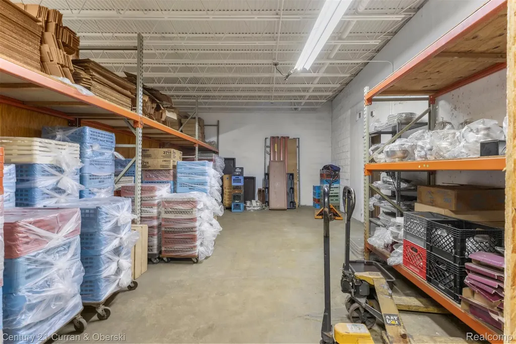24134 W Warren Street Dearborn Heights City MI 48127