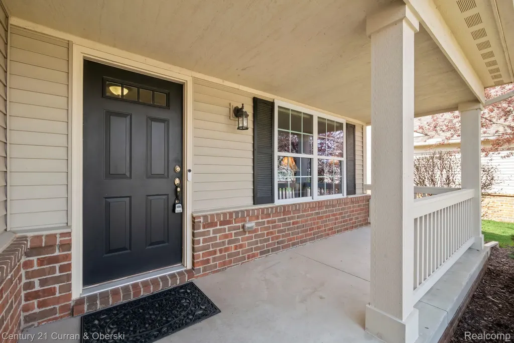 1091 Paddock Drive South Lyon City MI 48178