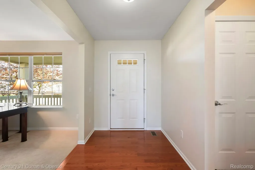 1091 Paddock Drive South Lyon City MI 48178