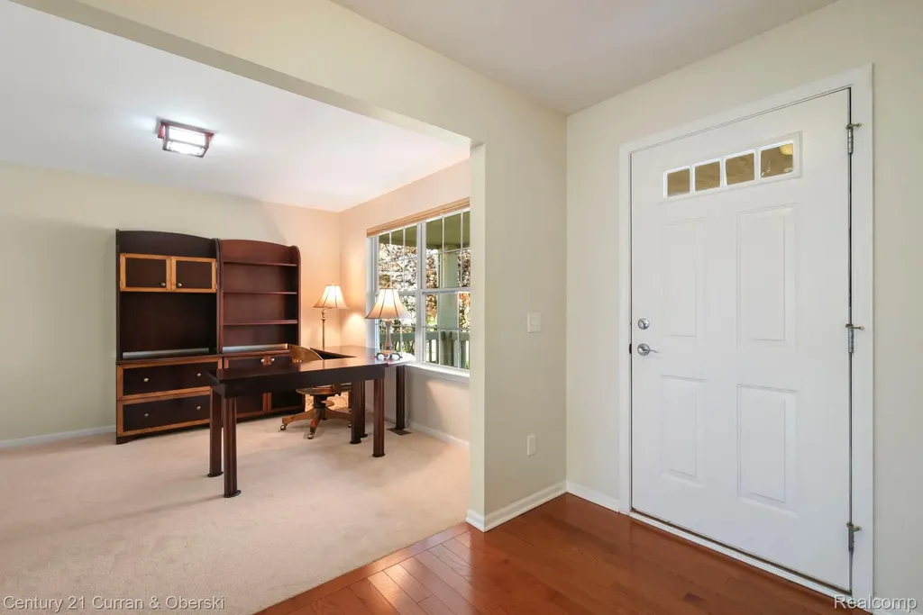 1091 Paddock Drive South Lyon City MI 48178