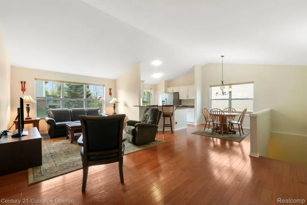 1091 Paddock Drive South Lyon City MI 48178