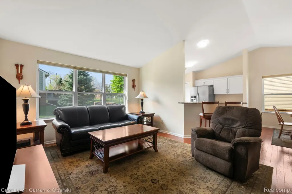 1091 Paddock Drive South Lyon City MI 48178