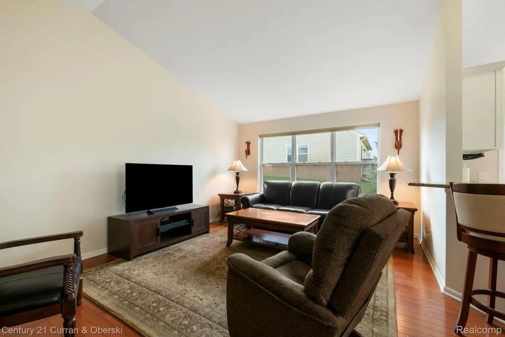 1091 Paddock Drive South Lyon City MI 48178