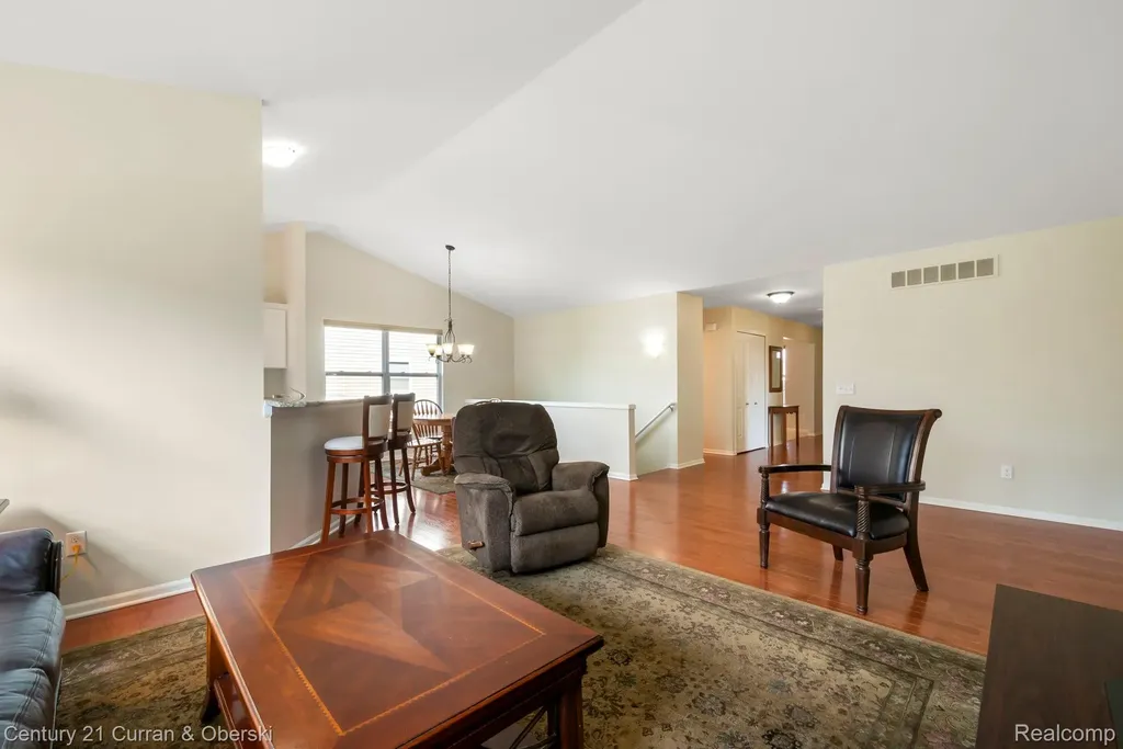 1091 Paddock Drive South Lyon City MI 48178