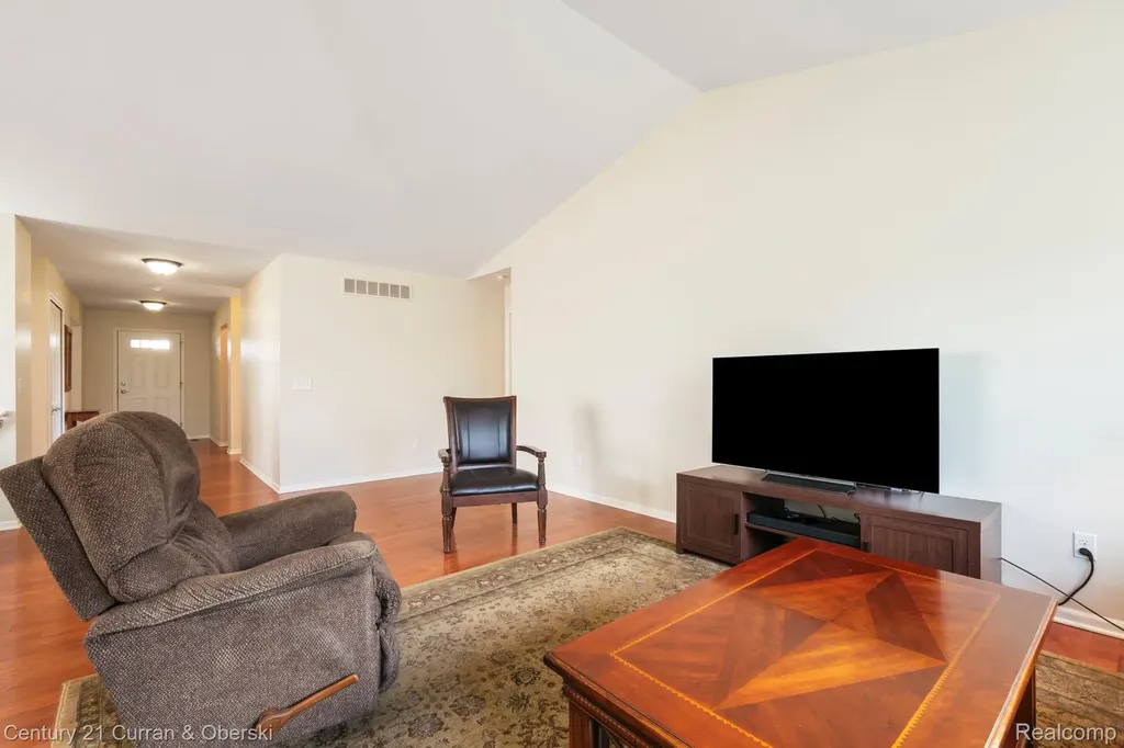 1091 Paddock Drive South Lyon City MI 48178