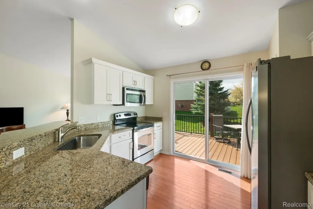 1091 Paddock Drive South Lyon City MI 48178